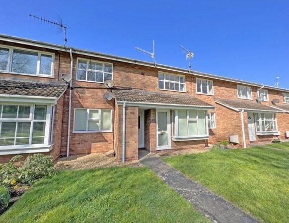 Chesford Grove, Stratford-upon-Avon, CV37 - Photo 1