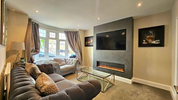 4 bedroom detached house to rent - Photo 1