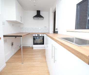 1 bedroom ground floor flat to rent - Photo 2