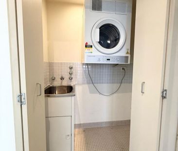 Modern Two Bedroom Apartment in Prime Location - 'Bullecourt' - Photo 1