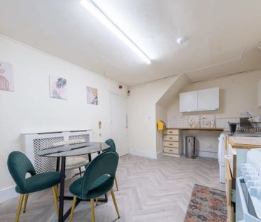 Fortess Road, London - Photo 3