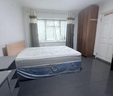 1 bedroom bedsit to rent - Photo 1