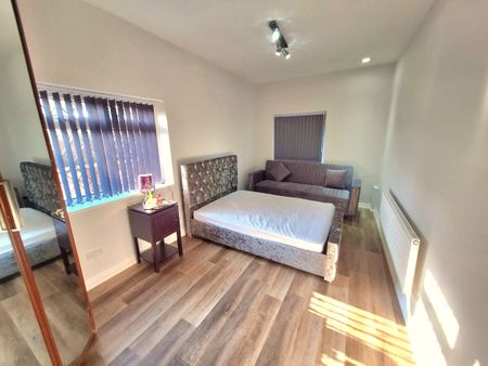 Kingsbrook Road, Manchester, M16 - Photo 3