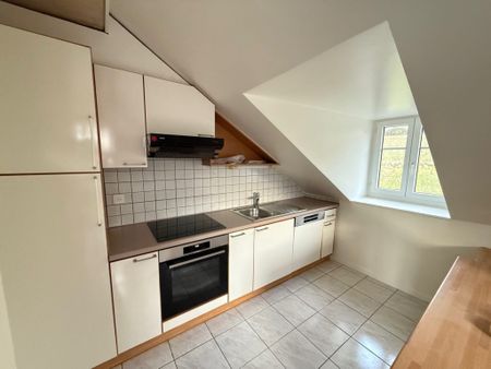 Joli appartement mansardé avec vue sur le lac - Photo 3