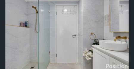 Serene Riverside Living, A Dream Apartment, Overlooking the Majestic Brisbane River. - Photo 5