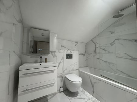 Quilters Way, Aylesbury, Stoke Mandeville - Photo 5