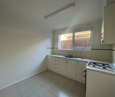 2 / 11 Rothschild Street, Glen Huntly - Photo 1