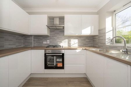 5 bedroom semi-detached house to rent - Photo 5