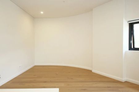 “2 Bedroom Apartment Located in the Heart of Rouse Hill” - Photo 4