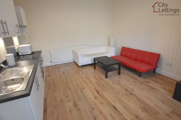 2 Bedroom Flat - Photo 1
