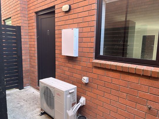 Cozy Two Bedroom Townhouse - Photo 1