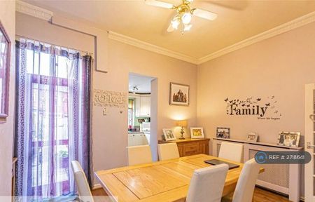 3 bedroom terraced house to rent - Photo 5