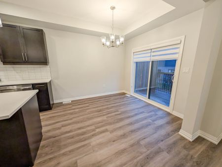 3 Bedroom Townhouse in Niagara Falls! - Photo 3