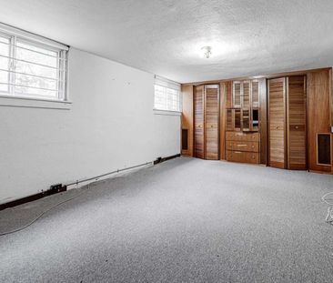 For Lease - 323 Rumsey Road, Toronto, Ontario - Photo 2