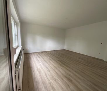 Helle 3-Zimmer-Wohnung mit Balkon und Einbauküche! - Foto 1