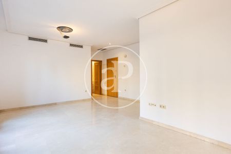 Flat for rent with Terrace in Sant Pau (Valencia) - Photo 3