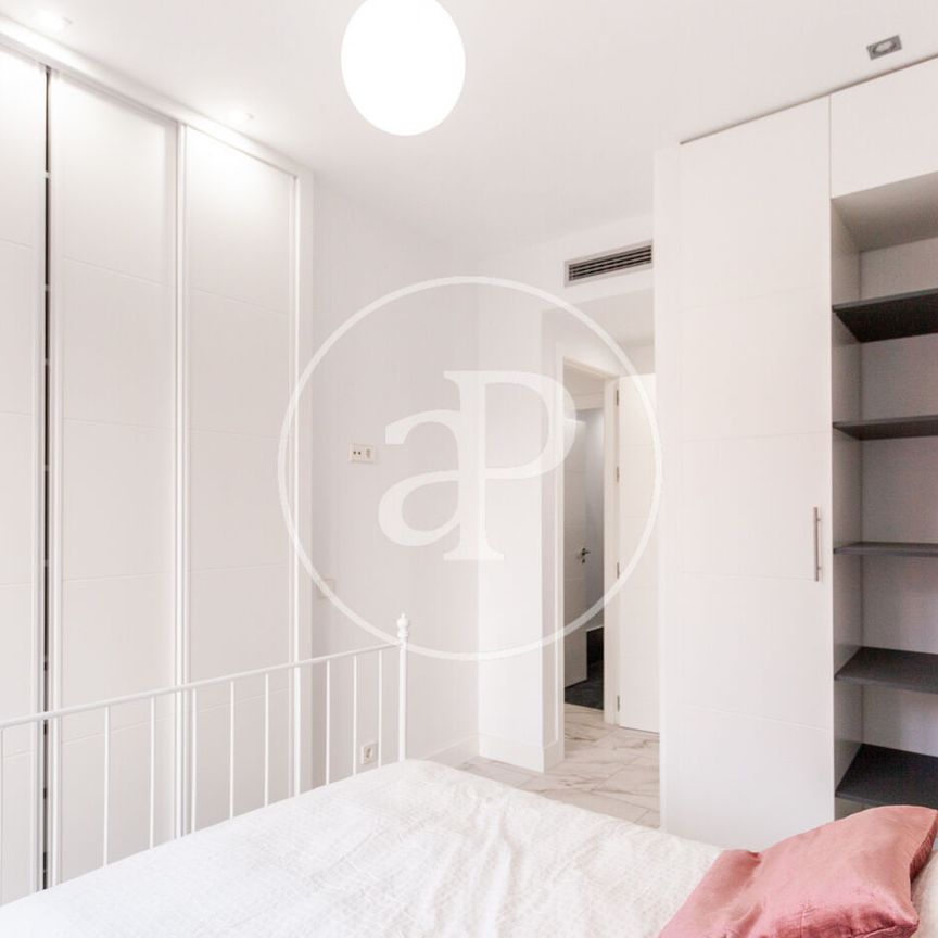 Penthouse for rent with Terrace in Conde Orgaz - Piovera (Hortaleza) - Photo 1