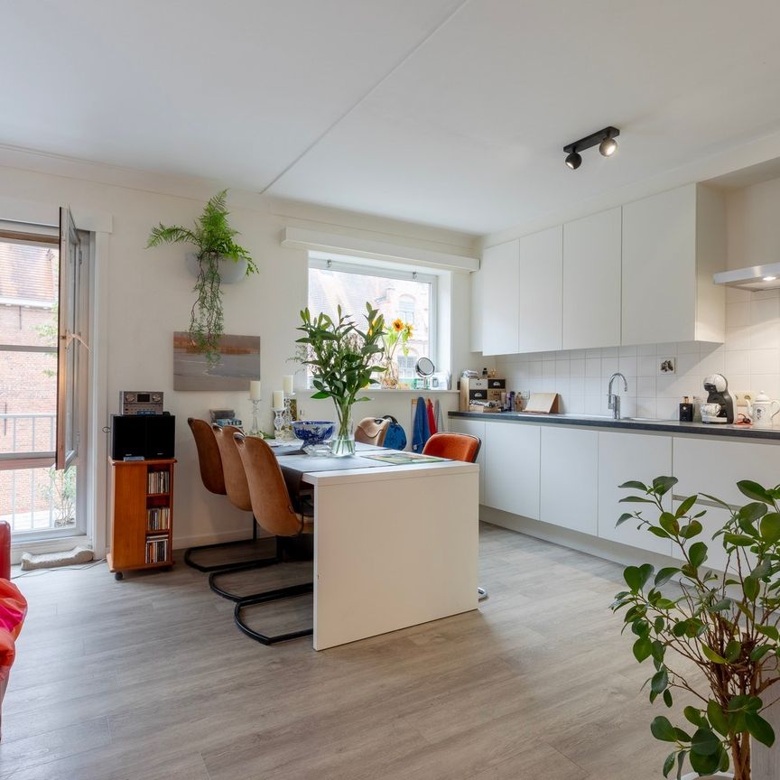 Volledig gerenoveerd twee-slaapkamerappartement in het centrum van Tielt. - Photo 1