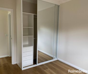 Charming Two-Bedroom Home - Convenient Location! - Photo 2