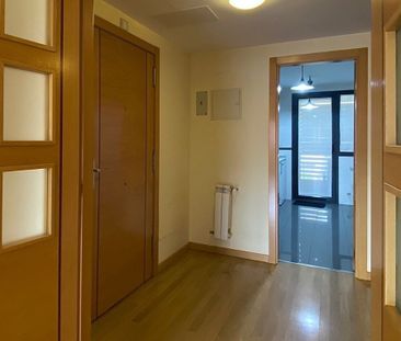 Piso de alquiler en De Los Quiñones, Ensanche - Photo 6