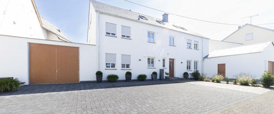 Leiwen: Erstbezug - Hochwertig ausgestattete Dachgeschoss-Wohnung mit Weitblick! - Photo 1