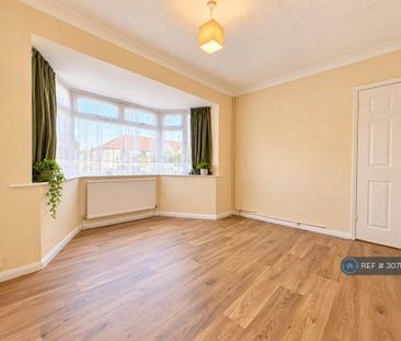 3 bedroom semi-detached house to rent - Photo 6