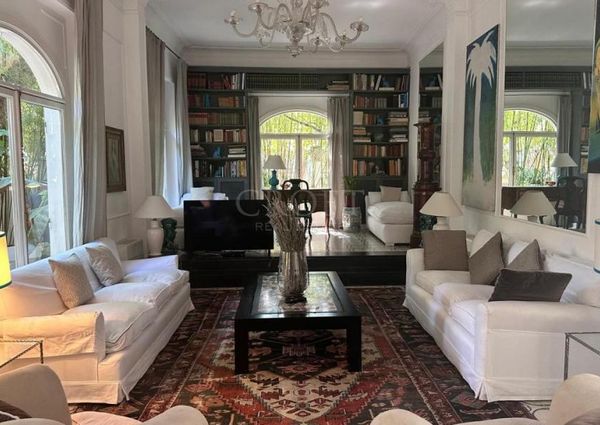 Villa-Parioli: Beautiful independent house with large private garden and terraces. Spacious living, formal dining, study-music room, sun room, 5 bedrooms, 4 bathrooms, parking. rif 163