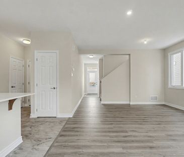 For Lease - 161 Ryan Reynolds Way, Orleans - Cumberland and Area, O... - Photo 2