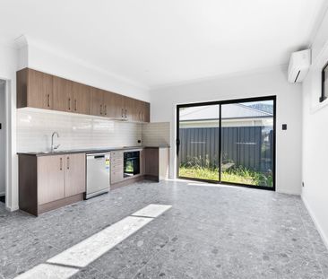 Modern and Stylish - Photo 3