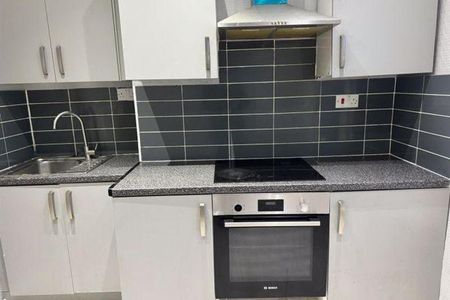 1 bedroom property to rent - Photo 2