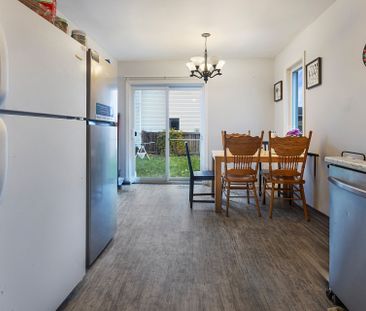 For Lease - 3 COTTINGHAM Street, Barrhaven, Ontario - Photo 1