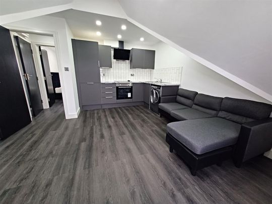 Albany Road, Cardiff - Photo 1