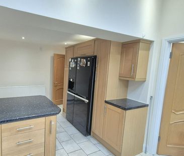 Terraced House to rent on - Photo 2