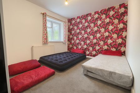 6 Bedroom House To Let - HP12 - Photo 5