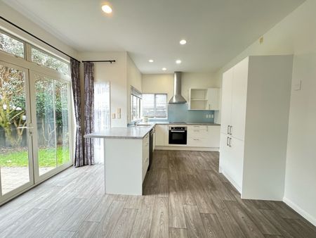 Epsom great location - Photo 5