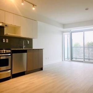 YORKDDALE I: 2 BEDS CONDO W/ PARKING & LOCKER INCL. -NORTH YORK - Photo 2