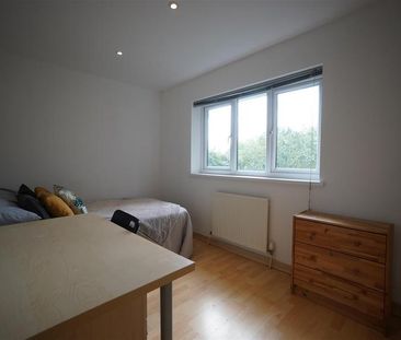 4 bedroom apartment to rent - Photo 5