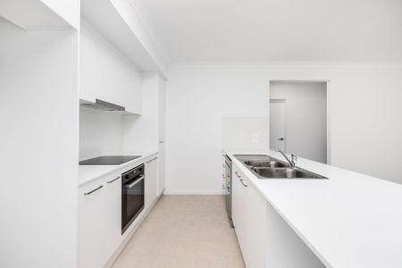 Stunning Four Bedroom Home - Photo 3