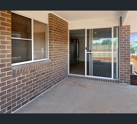 1/8 Elm Drive, Gunnedah, NSW 2380 - Photo 3