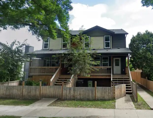 1 MONTH FREE RENT! Spacious 4 Bedroom Main Floor Suite | SF238 – 11425 67 Street NW Highlands, Ed... | 11425 67 Street Northwest, Edmonton - Photo 1