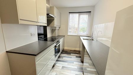 2 bedroom terraced house to rent - Photo 4