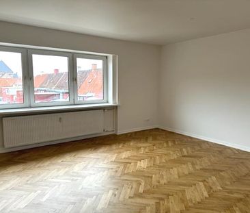 Skøn 5-værelses lejlighed i hjertet af Odense - Foto 1