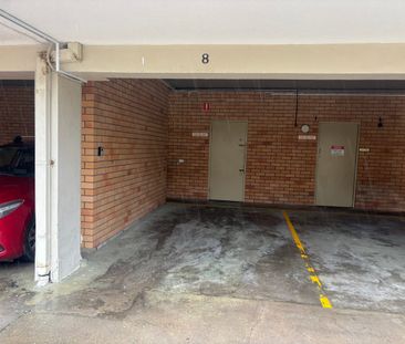 Modern Furnished 2-bedroom unit in sought-after Tahitian Holiday Ap... - Photo 2