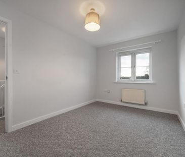 3 bedroom end of terrace house to rent - Photo 3