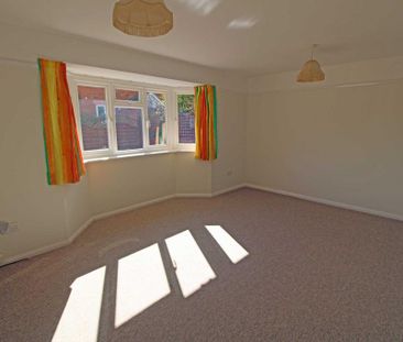 2 bedroom detached bungalow to rent - Photo 1