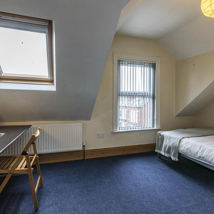 6 bedroom house to rent - Photo 1