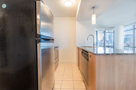For Lease - 37 Grosvenor Street Unit# 1602, Toronto, Ontario - Photo 5