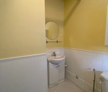 1 Bed 1 Bath Basement Suite near 17th Ave & Victoria Park Station - Photo 4