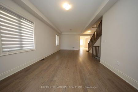 For Lease - 212 Wesmina Avenue, Whitchurch-Stouffville, Ontario - Photo 4