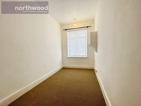 4 bedroom semi-detached house to rent - Photo 4